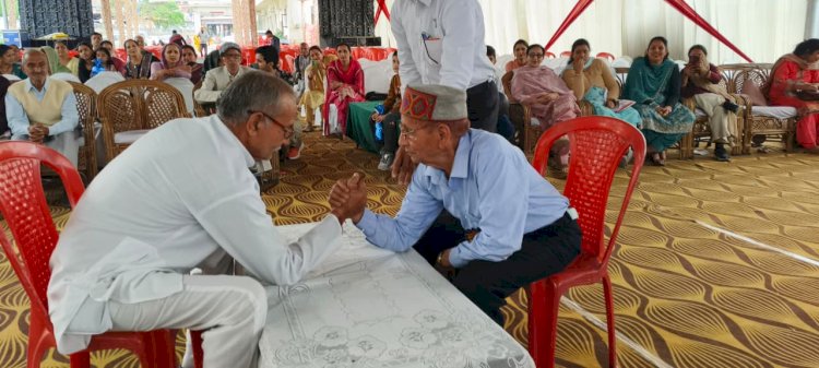 राज्य स्तरीय ग्रीष्मोत्सव घुमारवीं में वरिष्ठ नागरिकों के लिए विभिन्न मनोरंजक गतिविधियां आयोजित