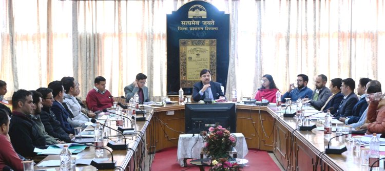 राजस्व कार्यों में तेज़ी लाने के लिए फील्ड स्टाफ के साथ विशेष रणनीति बनाएं एसडीएम -  उपायुक्त