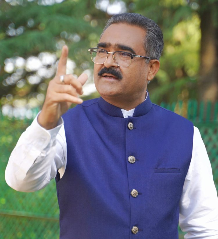 फेसबुक की राजनीति से बाहर निकलें विक्रमादित्य, वरना जनता देगी करारा जवाब — विक्रम ठाकुर