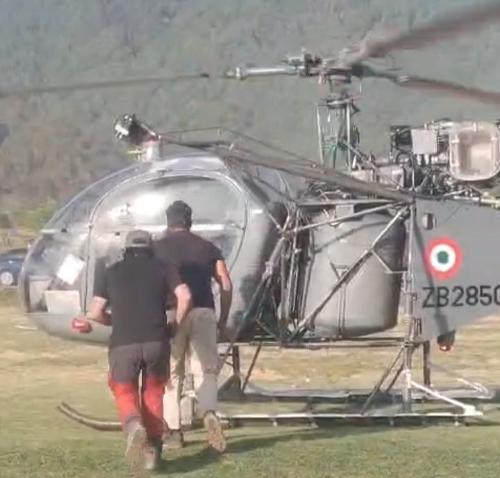 हेलीकॉप्टर की मदद से दो पैराग्लाइडरों का रेस्क्यू, सरकार ने अभिलंब उठाया कदम दोनों पैराग्लाइडर विवेकानंद अस्पताल पालमपुर में भर्ती ....