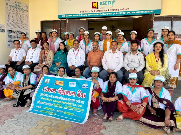 आरसेटी ने 29 महिलाओं को सिखाया मोमबत्ती उत्पादन