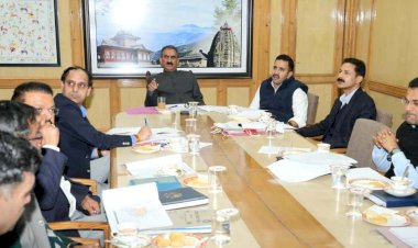 मुख्यमंत्री ने सब्जी मंडी शिमला में निर्मित होने वाले व्यावसायिक परिसर की समीक्षा की