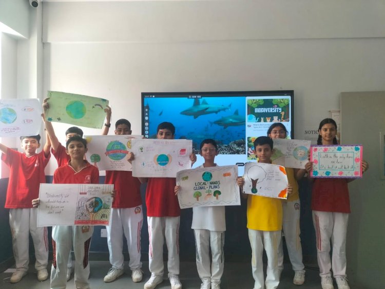करियर अकादमी में जैव विविधता दिवस पर रचनात्मक प्रतिभाओं का प्रदर्शन