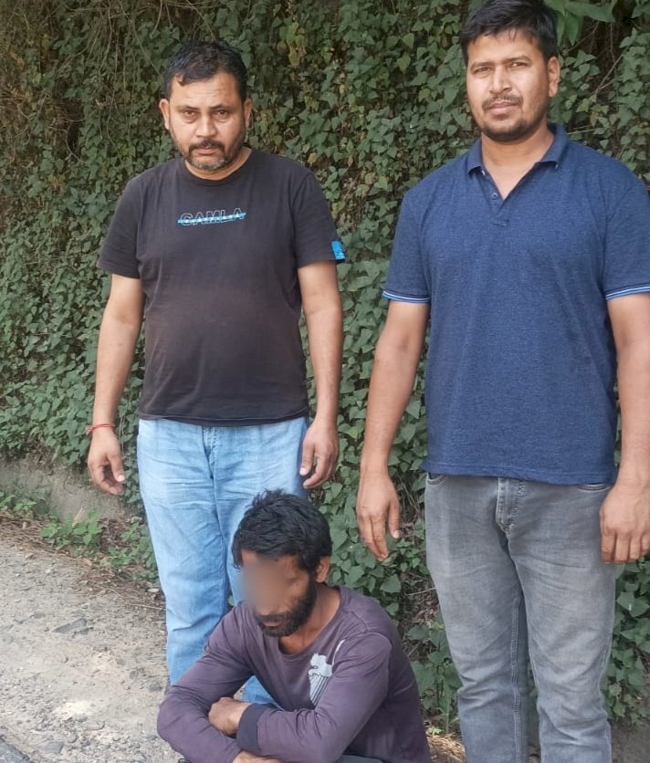 नाहन:  8 साल से फरार मुजरिम  ठियोग से दबोचा,सेंधमारी के मामले फंसा था...