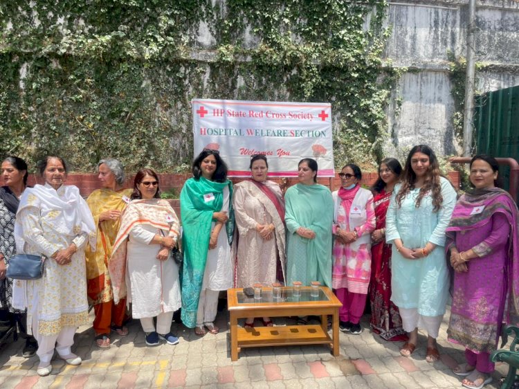 लेडी गवर्नर ने मानसिक पुनर्वास केंद्र में मरीजों को फल और मिठाइयां वितरित कीं