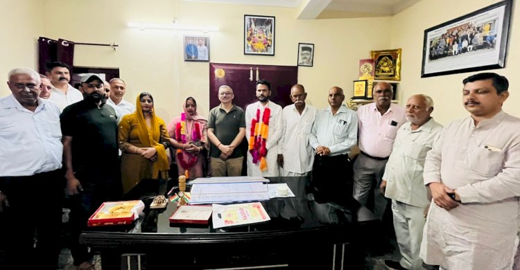 नाहन: चुनाव जीते पालियों पंचायत जन प्रतिनिधि मिले सोलंकी से... बिन्दल पर साधा निशाना विधायक ने..