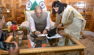 राज्यपाल ने स्व-गणना अभियान का शुभारम्भ किया... जनगणना-2027 के अंतर्गत स्व-गणना का प्रथम चरण 1 जून से 15 जून तक किया जाएगा संचालित