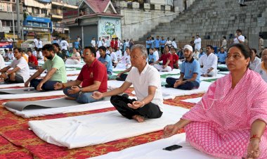 अंतर्राष्ट्रीय योग दिवस पर सेरी मंच में हुआ सामूहिक योगाभ्यास