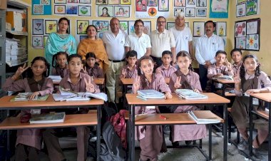 नाहन  :रोटरी क्लब नाहन द्वारा राजकीय प्राथमिक एवं उच्च विद्यालय धगेड़ा को 20 स्कूल बेंच भेंट