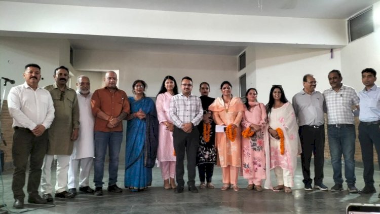 नाहन : नगर परिषद के 13 पार्षदों ने ली शपथ, एसडीएम ने एकजुट होकर शहर का