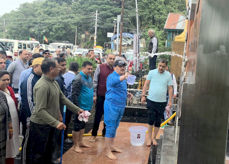 डॉ. भीमराव अंबेडकर की प्रतिमा की सफाई कर किया माल्यार्पण, स्वच्छता का दिया संदेशभाजपा और प्रधानमंत्री मोदी ने स्वच्छता को बनाया जन आंदोलन : जगत प्रकाश नड्डा