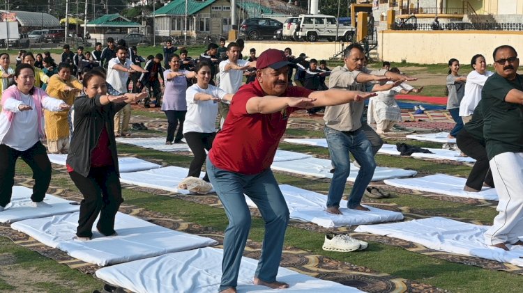 कुल्लू में धूमधाम से मनाया गया अंतर्राष्ट्रीय योग दिवस: विधायक सुंदर सिंह ठाकुर ने मुख्य अतिथि के रूप में की शिरकत
