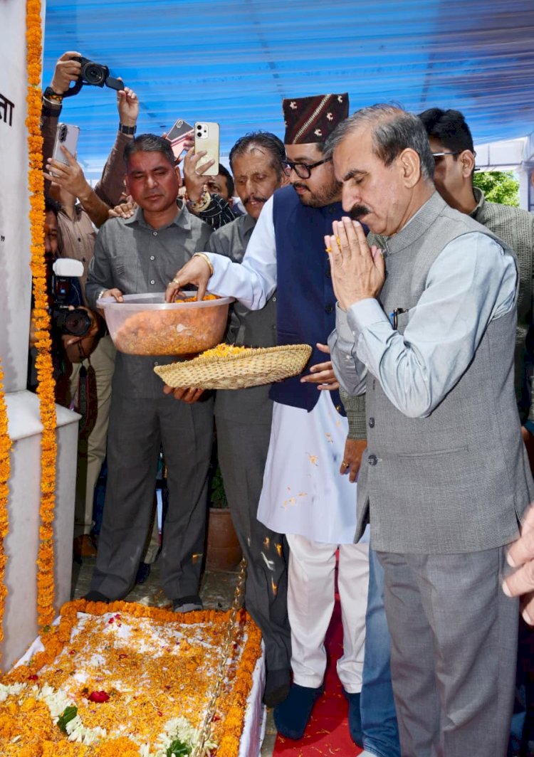 ठाकुर सुखविन्द्र सिंह सुक्खू ने पूर्व मुख्यमंत्री की जयंती पर श्रद्धांजलि अर्पित की