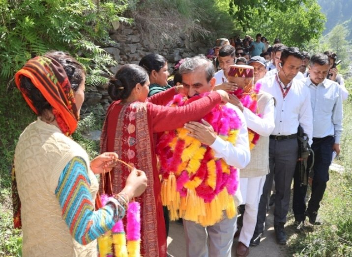 मुख्यमंत्री के दौरे से गदगद हुआ बड़ा भंगाल, लोगों ने सराहे प्रयास 2011 के बाद पहली बार किसी मुख्यमंत्री का दौरा, पहली बार हुआ रात्रि प्रवास
