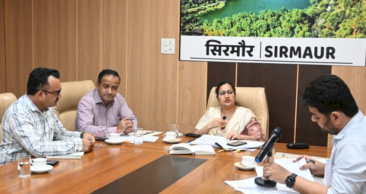 नाहन : आपदा से निपटने के लिए सभी विभाग समन्वय स्थापित कर बनाए कार्य योजनाः उपायुक्त