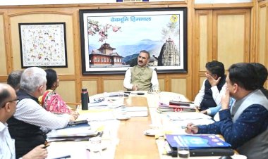इस वर्ष के अंत तक सभी चिकित्सा महाविद्यालय का होगा उन्नयनः मुख्यमंत्री स्वास्थ्य विभाग की समीक्षा बैठक की अध्यक्षता की