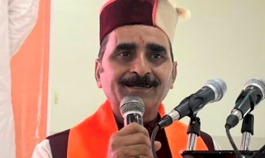 मिट्टी से गड्ढे भरने वाले मंत्री दूसरों को ज्ञान देने से पहले अपने विभाग और शिमला ग्रामीण की बदहाली देखें : प्यार सिंह