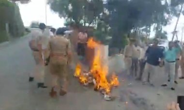 नाहन : एफटीए और भारत-अमेरिका ट्रेड डील के विरोध में नाहन में सीपीआईएम का प्रदर्शन, ट्रंप और मोदी के पुतले फूंके
