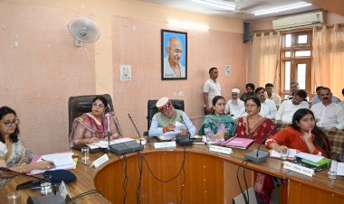 नाहन  :शिवानी की अध्यक्षता में आयोजित हुई जिला परिषद की बैठक