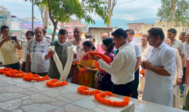 नाहन : बिंदल ने कारगिल विजय दिवस पर माजरा में अमर शहीदों को श्रद्धा सुमन भेंट किये