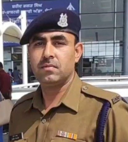 नाहन:  कैंसर से जुझ रहे 38 वर्षीय  सीआरपीएफ जवान का निधन, सैनिक सम्मान के साथ अंत्येष्टि...