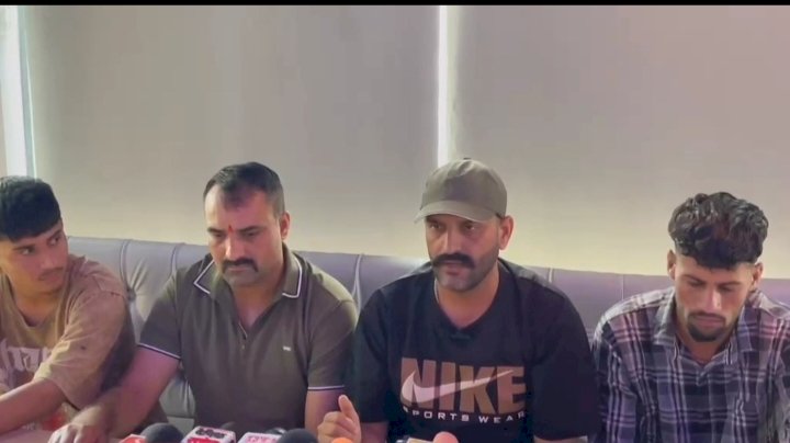नाहन : विस्थापित परिवार रजिस्टर की नकल न मिलने से परेशान रेणुका बांध विस्थापित संघर्ष समिति ने प्रबंध निदेशक के समक्ष  उठाई समस्याएं…..