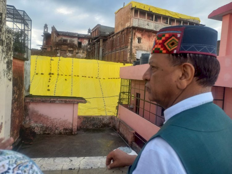 नाहन  :भारी वर्षा से प्रभावित परिवारों से मिले भाजपा प्रदेश अध्यक्ष डॉ. राजीव बिंदल, हरसंभव सहयोग का दिलाया भरोसा