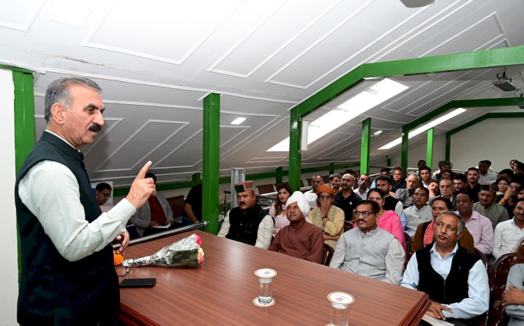 ‘मुख्यमंत्री का कार्यकर्ताओं के साथ संवाद’ कार्यक्रम शुरू कार्यकर्ता एकजुट होकर कांग्रेस की विचारधारा को आगे बढ़ाएं: मुख्यमंत्री