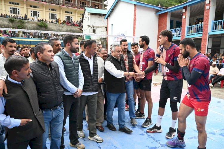 शिक्षा मंत्री ने 87 लाख से बनने वाले हरिजन बस्ती धार शरघाल संपर्क मार्ग का किया भूमि पूजन