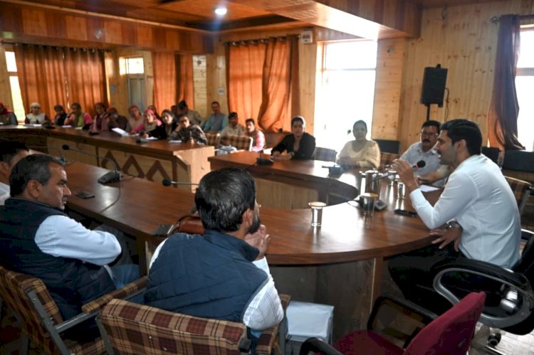 नारकण्डा में विधिक जागरूकता कार्यक्रम आयोजित  कानून की जानकारी प्रत्येक नागरिक का अधिकार – अजय ठाकुर